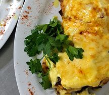 Мясо по-французски с курицей