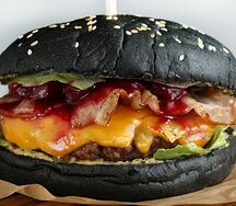 Блэк-бургер с вишней