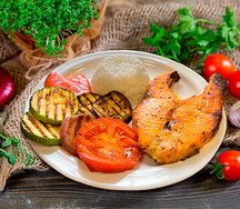 Семга с рисом и овощами гриль