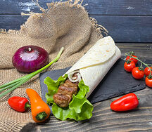 Кебаб-ролл с курицей