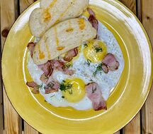 Глазунья с беконом из 3-х яиц