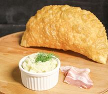 Чебурек с картошкой и беконом