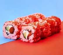 Ролл Калифорния с лососем