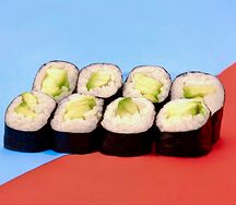 Ролл с авокадо