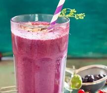 Смузи- черная смородина с мороженым