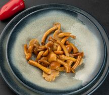 Опята маринованные