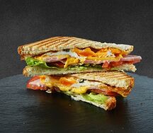 Тост с беконом