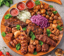 Мясная тарелка на компанию