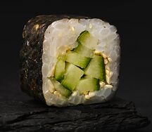 Ролл с огурцом