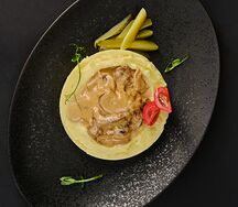 Бефстроганов с пюре