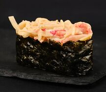 Спайси-гункан с крабом