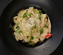 Феттуччине с курицей и грибами