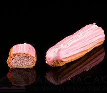 Эклер клубника-базилик