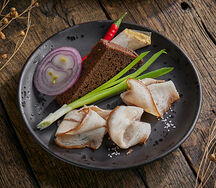 Томлёное сало в меду с травами