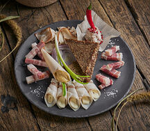 Ассорти из пяти видов сала