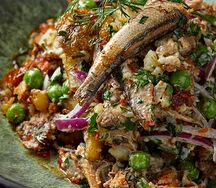 Салат со шпротами и рваным картофелем 