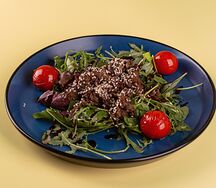 Салат с куриной печенью