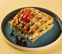 Омлет-сэндвич с лососем