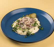 Бефстроганов с картофельным пюре