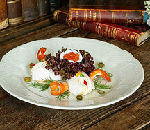 Оливье с икрой лосося