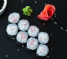Ролл со снежным крабом