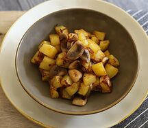 Жареный картофель с грибами