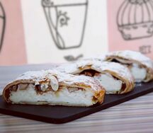 Ватрушка с яблоком и миндалем