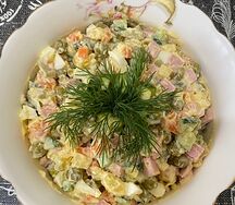 Оливье с колбасой