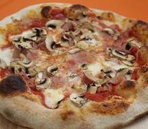 Пицца Прошyтто (ветчина грибы) Италия