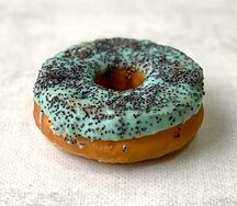 Донат с маком