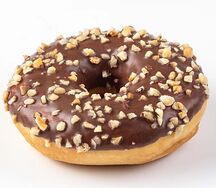 Донат с шоколадно-ореховой начинкой
