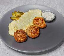 Куриные котлетки с картофельным пюре