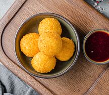 Хрустящие шарики из сулугуни