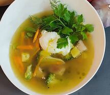 Овощной с индейкой и яйцом пашот