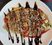 Салат с фунчозой и индейкой