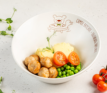 Запеченные фрикадельки из индейки с горошком и картофельным пюре