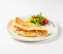 Омлет с лососем слабой соли