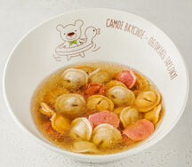 Суп с цветными пельмешками