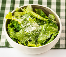 Микс зеленых листьев с пармезаном