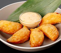 Чебуреки с камчатским крабом и тигровой креветкой