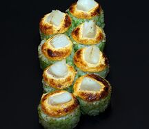 Запеченный ролл с гребешками (острый)