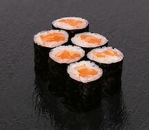 Маки с лососем