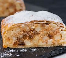 Штрудель с яблоком