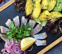 Сельдь слабосоленая с картофелем