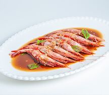 Сырые креветки Ама эби под азиатским соусом 