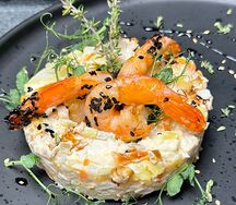 Салат Оливье с креветками и грудкой индейки