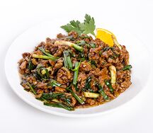 Говядина с зельным луком  