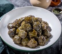 Долма с винoградными листьями