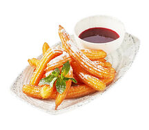 Чуррос с клюквенным соусом