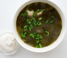 Щавелевый суп с куриными потрошками